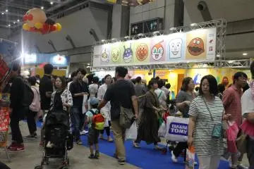 아무리 크다고해도 각 부스가 제공해야하는 것을 즐기는 부모와 아이들로 가득했습니다.