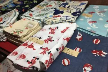 Goldfish design on the ever useful tenugui towel.