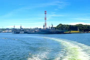 More vessels and the wake of our tour boat