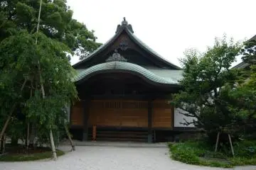 Inside the Tocho-ji compound