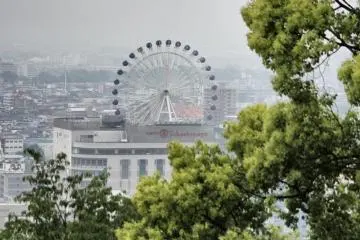 'Kururin' Ferris wheel is easy to spot on the climb up to the castle