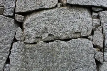 ... stones with ancient quarry marks ...