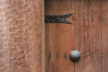 ... wood and metal ...