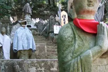 More unique statues near the temple