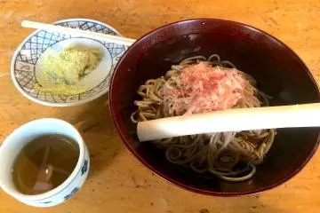 Mochi, soba, dan teh