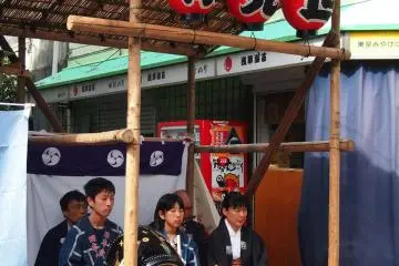 <p>Taiko performances like these happen throughout the festival area simultaneously. Just follow the music to see the show!</p>