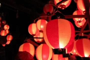 There are so many beautiful lanterns strung up around the village and the rope joins each house to one another, symbolising unity.