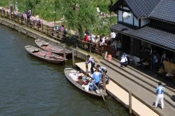 Boarding the boats for a ride on the waterways