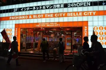 <p>24 hours non-stop entertainment pachinko and slot</p>