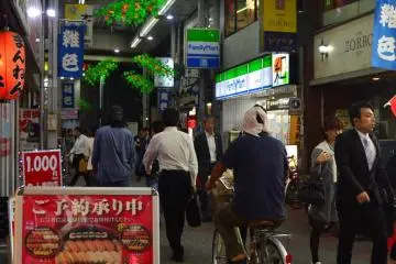 <p>Atmosphere along the arcade during the evening</p>