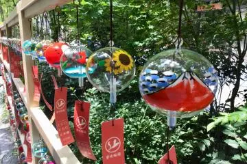 The pathway from the Fukutoku Shrine to the Fukutoku Garden is lined with 190 Edo style wind chimes.