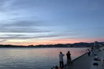 Everyone was drawn into the breathtaking scenery.