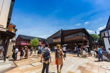 Higashi Chaya District