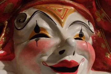 <p>Anda akan tersenyum saat berada di Museum Venetian Glass</p>