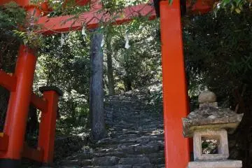 The entrance to Kamikura Shrine