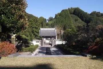 Looking back from the hall towards the gate