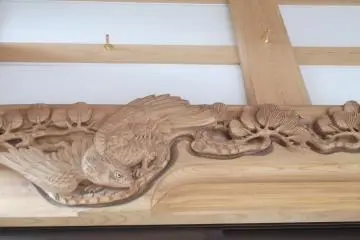 More beautifully detailed carvings