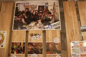 Information on the apartments and photos of events organized by Oakhouse are put up around the café. The events are attended by both the office staff and Oakhouse room boarders.