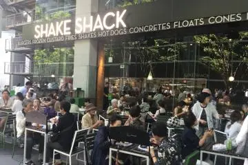 Lots of outdoor seating.
