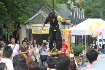 Right out in front of the gallery is Mono Stage - a space where performances attract passersby.