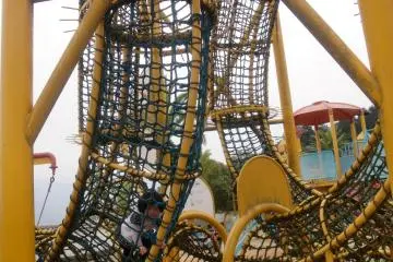 Thrilling net tunnels