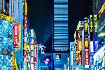 Tokyo City Lights (Photo: <a href="https://unsplash.com/photos/4HG5hlhmZg8" target="_blank" rel="noreferrer noopener nofollow">Erik Eastman</a> / Unsplash)