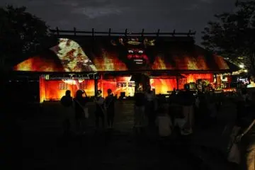 The last area before the exit, a pavilion with an illumination show projected on it