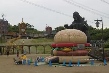 Adventure Land ดินแดนผจญภัย เป็นที่อยู่ของก๊อดซิลร่า สถานที่ที่ดีที่ควรพาเด็กๆ ไป