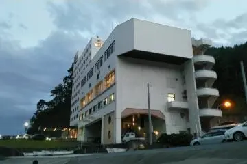 Hotel Ragaso, halfway between Unosu Cliffs and Kitayamazaki