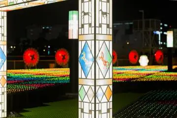Amazing stain glass horses remind us we're actually in a working racecourse