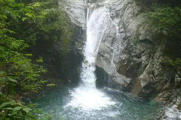25 metres of waterfall to descend without a rope