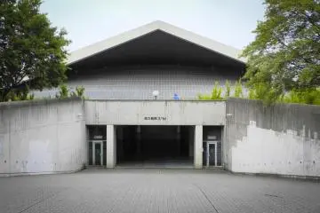 <p>โรงจอดรถ</p>