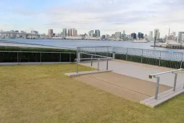 Roof garden with a view above the Fish Intermediate Wholesale Market