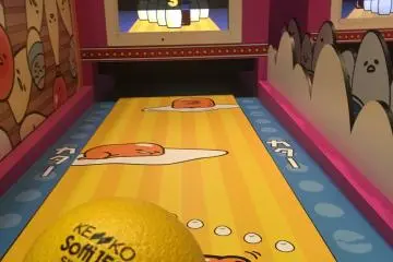 Gudetama bowling time