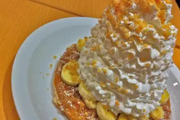 Banana Whip Cream with Nuts, ¥1,150