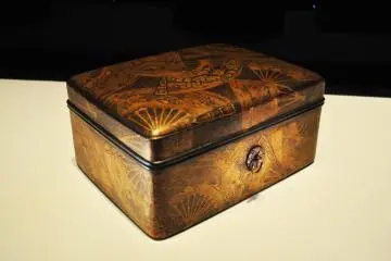 Lacquer writing box. Edo period, 17th Century.