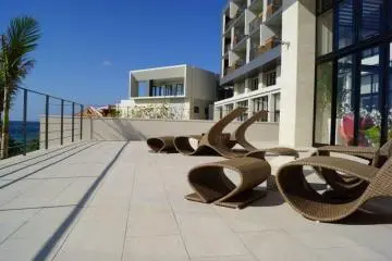 The design of the hotel is simple and clean continuously using the ocean as its main focal point. (Photo: Kathryn Spoor )