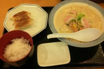 제가 먹은 세트메뉴^^! 교자가 너무 맛있어요!