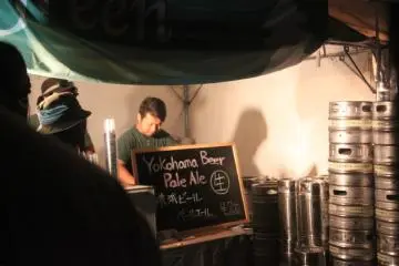 Food and drinks are essential to enjoy festivals.