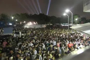 A huge (to the point of scary) crowd came out on a Sunday to see the fireworks.