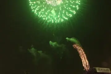…and multi-layered fireworks.