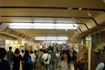 Crowds in Santica
