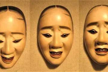 Different angles, different expressions, same mask (Photo: <a href="https://commons.wikimedia.org/wiki/File:Three_pictures_of_the_same_noh_%27hawk_mask%27_showing_how_the_expression_changes_with_a_tilting_of_the_head.jpg" target="_blank" rel="noreferrer noopener nofollow">Wmpearl / PD-self</a>)