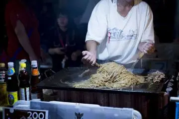 Yakisoba fried noodles (Photo: <a href="https://www.yokota.af.mil/News/Photos/igphoto/2000812041/" target="_blank" rel="noreferrer noopener nofollow">Airman st Class Meagan SchutterReleased / U.S. Airforce</a>)