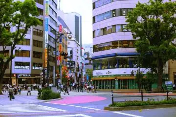 Nearby crossroads heading towards Sunshine City