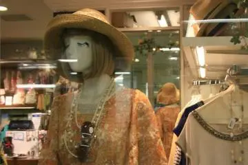 <p>CocoPress clothing store in Takadanobaba station.</p>