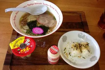 <p>A kid's ramen set</p>