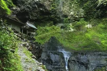 Dangyo Shrine and Waterfall