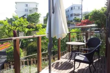 Anyone for tea on a garden patio? (Photo: KWHedlund)