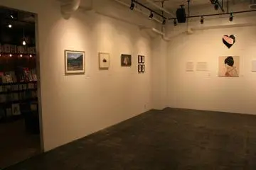<p>Interesting artworks line the walls of the gallery area.</p>